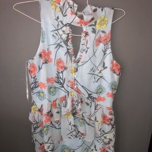 Super cute floral dress!